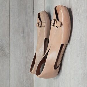 Gentle Souls Women Bless Word Elegant Tan Peep-Toe Flats Open Toe Shoes Sz 9.5M